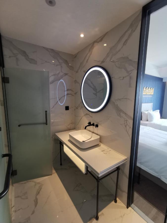 Tian Yi International Hotel 天艺国际酒店 Phnom Penh Esterno foto