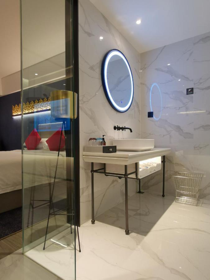 Tian Yi International Hotel 天艺国际酒店 Phnom Penh Esterno foto